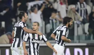 Vucinic, Giovinco e Pirlo dopo il gol alla Roma